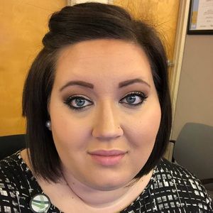 Meet your Posher, Hayley